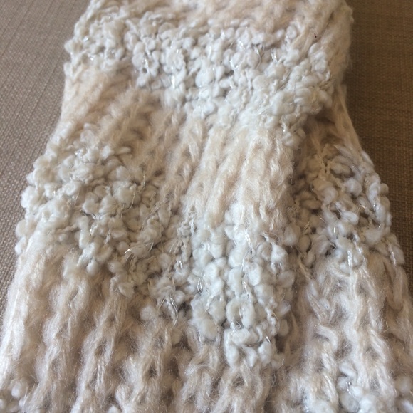 Double Loop Scarf - Picture 2 of 8